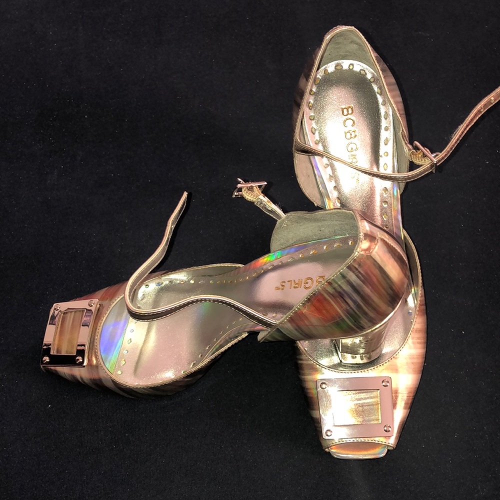 Shoes - Picture 2 of 6